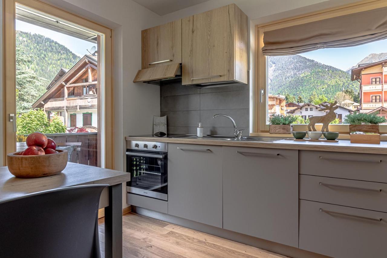 Suite Italy Pinzolo Due Giustino Exterior photo